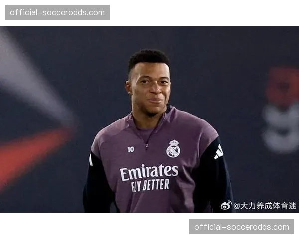 巴黎圣日耳曼公布欧冠大名单,姆巴佩伤愈回归进入替补席